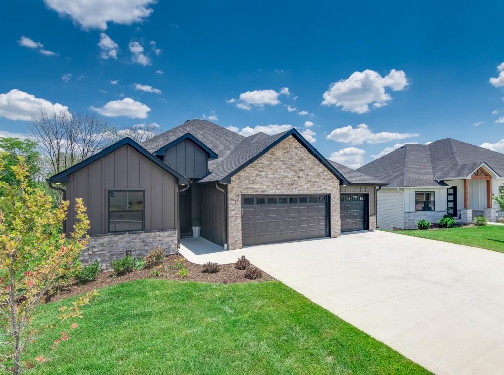 2230 S Coats Ln-01